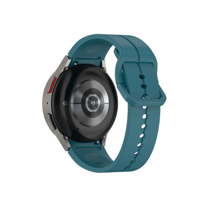  Stylisches Smartwatch-Armband in Petrolgrün – montiert und bereit für den Einsatz.